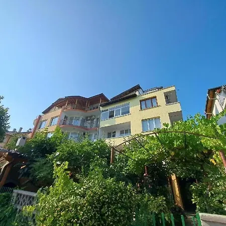Guest house Casa Bianca - Summer Residency 3*