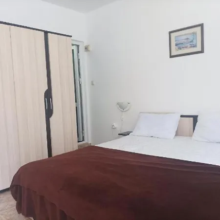 Casa Bianca - Summer Residency Guest house